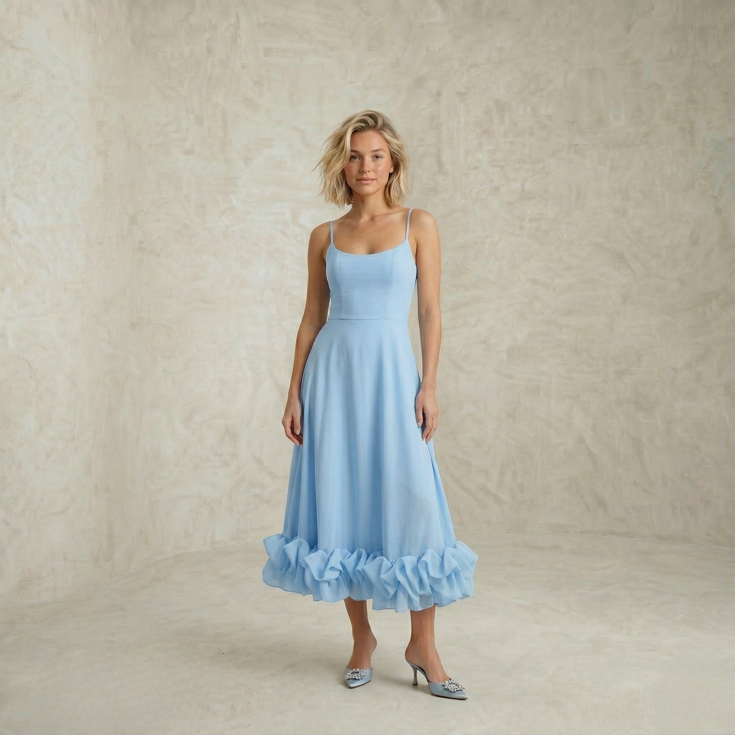 Charlotte – Elegantna padajoča obleka