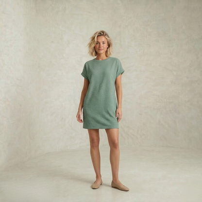 Lillian | Minimalistična teksturirana mini obleka