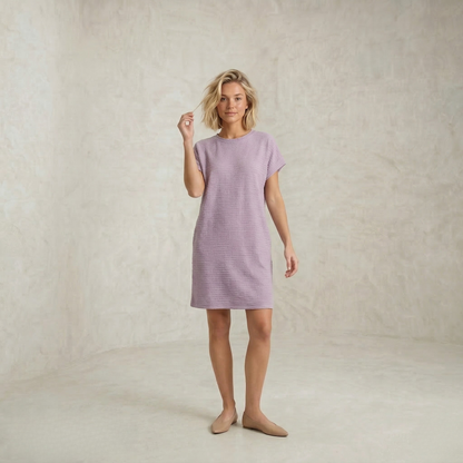 Lillian | Minimalistična teksturirana mini obleka