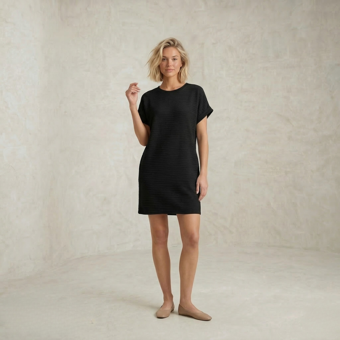Lillian | Minimalistična teksturirana mini obleka