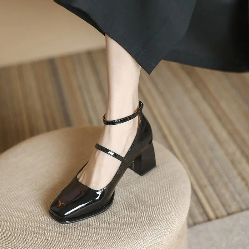 Elegantni Salonarji in Gležnjarji s Paščkom