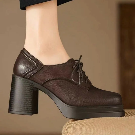 Margot | Klasični Elegantni Salonarji